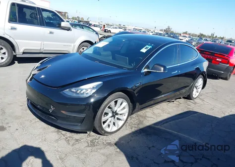 2020 Tesla Model 3 Standard Range Plus Rear-Wheel Drive/Standard Range Rear-Wheel Drive z USA, uszkodzony, nr VIN 5YJ3E1EAXLF740621
